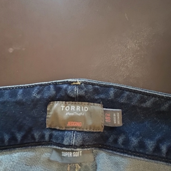 Torrid super soft denim jeggings - Picture 2 of 2